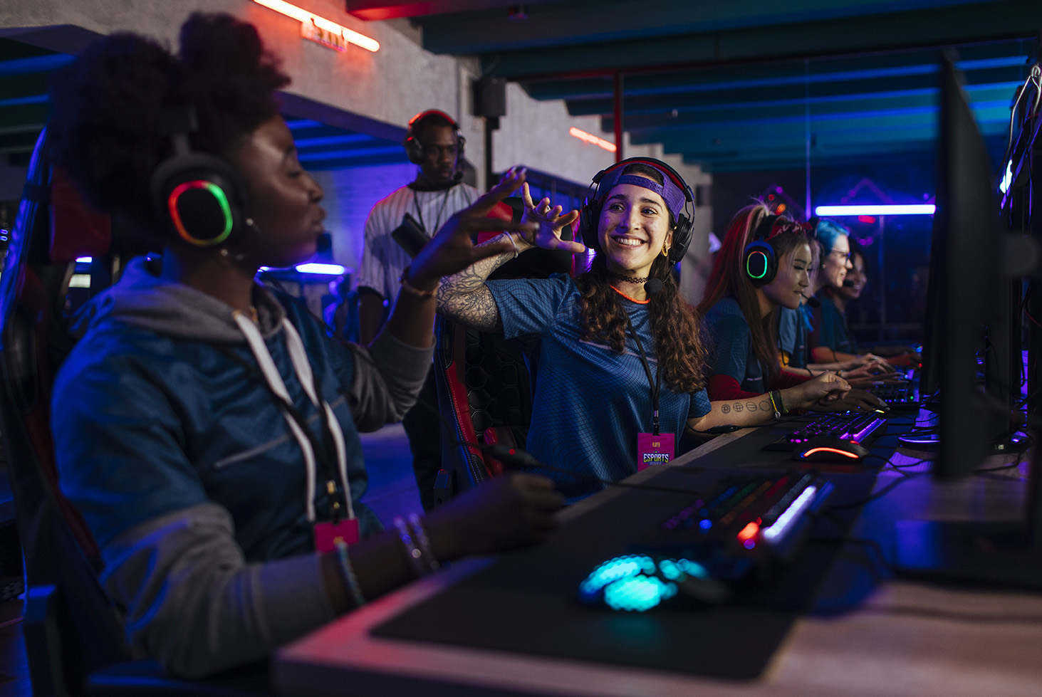 Two female gamers used hand gestures to win an esports game